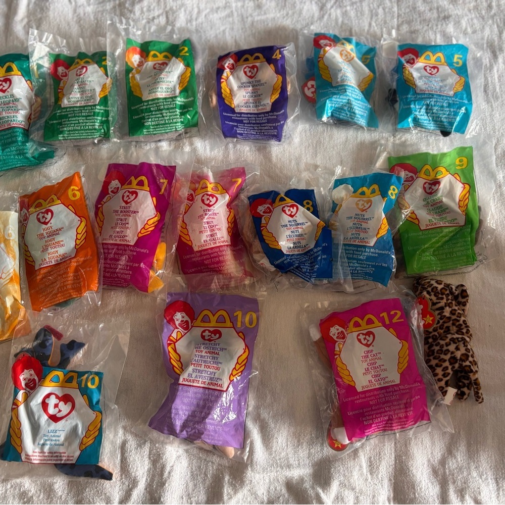 Lot of 17 McDonald Beanie Babies. Most in original bags.